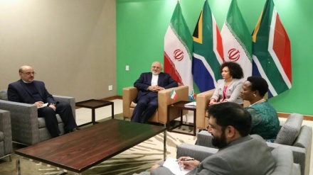 イラン外相、南アフリカの外相と会談