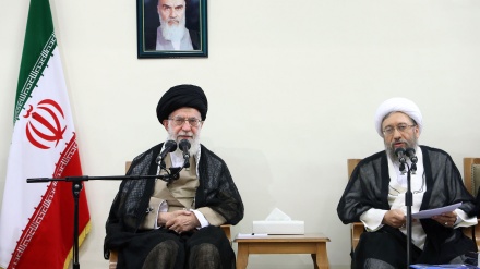 最高指導者、「イランは西側の人権擁護を主張する国々の対極にいる」