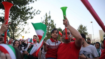 Calcio: 100 mila persone all'Azadi Stadium per l'88esimo derby di Teheran