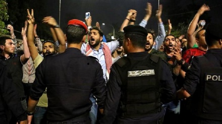 Jordan: Disturbances as tax protests enter third consecutive night