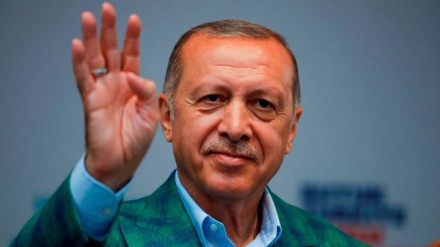 Эрдуғон эъломи пирӯзӣ кард