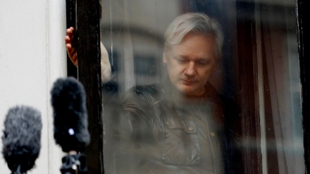 Zbulohet lidhja e Assange me kampingun elektoral të Trump