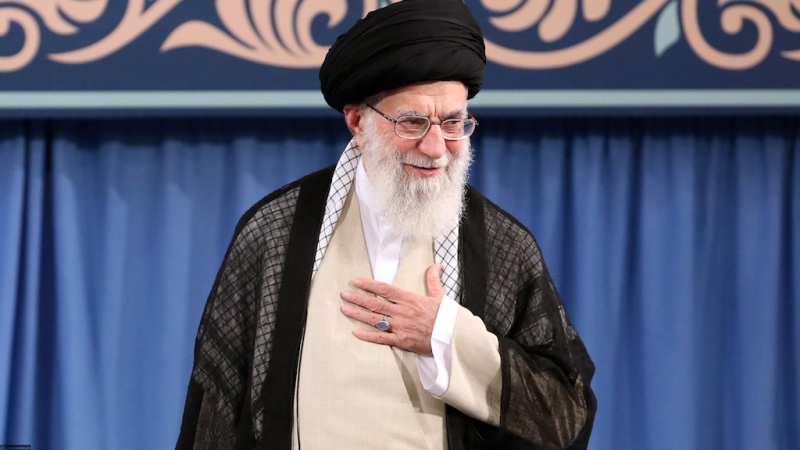 Pemimpin Besar Revolusi Islam Iran, Ayatullah Uzma Sayid Ali Khamenei