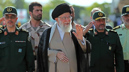 Acto de graduación de nuevos cadetes con participación de Líder iraní(fotos+video)