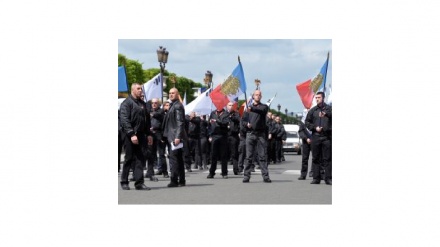 Francia, arrestati 10 neofascisti: intendevano colpire i musulmani  