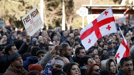 Gürcistan'da gösteriler sürüyor 