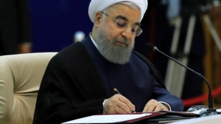 イラン大統領、サッカーの代表選手にメッセージ、「諸君は国民の願いを叶えるために戦った」