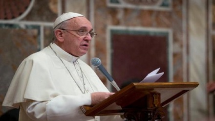 Countries are ‘playing games’ with Ukraine on arms deal, Pope laments