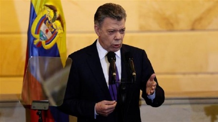 Colombia's President Santos urges peace as FARC take seats in Congress