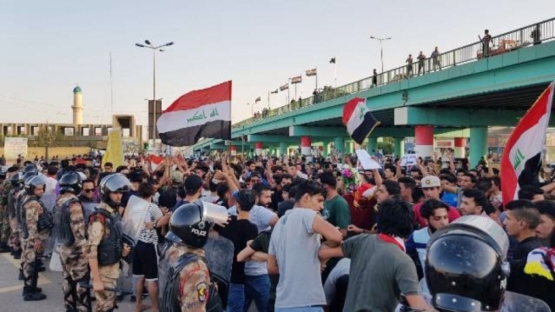 Irak’ın Güney illerinde göstericiler ile polis arasında çatışma