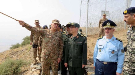 Chefe do Estado-Maior do Exército iraniano visita fronteira entre Paquistão e Afeganistão em Torkham