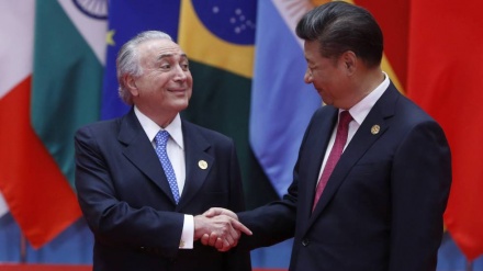 Presidente do Brasil se reúne com presidente chinês em encontro bilateral do BRICS