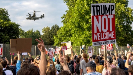 Maandamano makubwa ya wananchi wa Uingereza wakipinga safari ya Trump mjini London