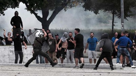 Grecia: incendi, sale a 24 bilancio vittime, 100 feriti