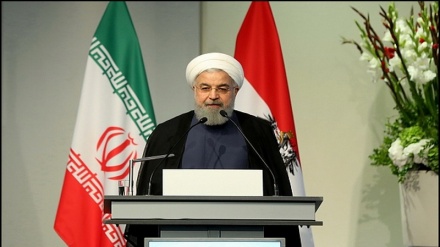 روحانی: تحریم های آمریکا جرم بین المللی است