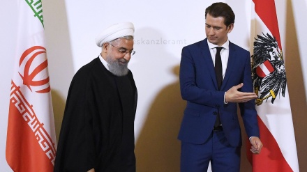 Ruhani: Siriýadaky Eýranyň asly maksady DAEŞ-e esasy urgyny urmakdy
