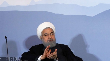 روحانی: ملت ایران هیچگاه در برابر زور و تحقیر تسلیم نمی شود