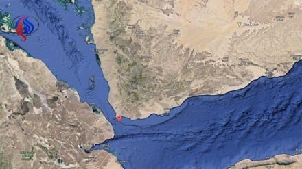 Arabistan Bab'ül Mendep Boğazı'nda petrol transferini durdurdu