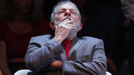 Presidente do Tribunal da Lava Jato decide manter Lula na prisão