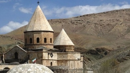 Iran, fedeli cristiani in pellegrinaggio alla cattedrale di San Taddeo (Qara Kelisa)