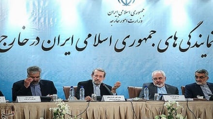 Laridschani: Der Feind soll Iran nicht mit Krieg drohen