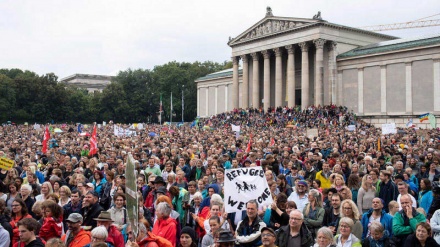 Video: Miles de manifestantes marchan en Múnich 