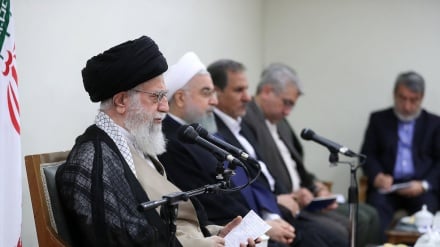 Fotos: Líder recibe al presidente de Irán y gabinete