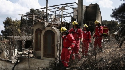 La Grecia conta i morti, si cerca casa per casa