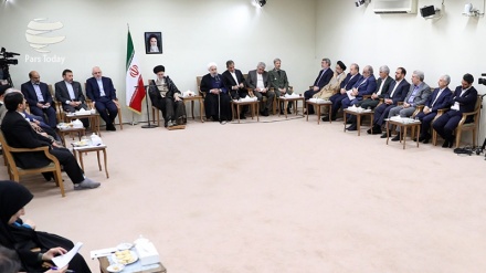 prezident Həsən Ruhani İyən devləti heyəti de Yolə Rəhbəri vindemon