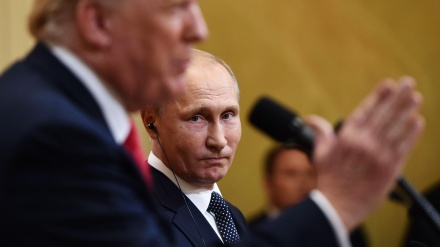 Трамп рядом с Путиным всё игнорировал
