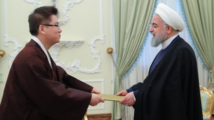 Presidente em reunião com o novo Embaixador da Coreia do Sul em Teerã (+fotos)