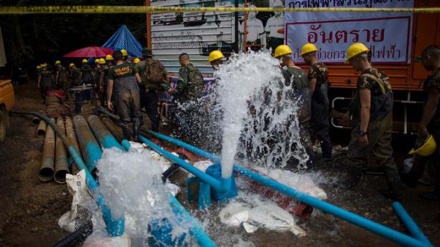 Thai cave rescuers racing against water, time to free boys