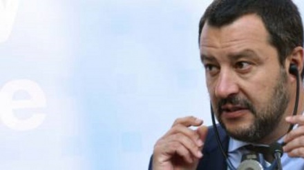 Salvini: No a profughi vacanzieri