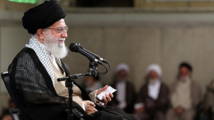 Ayatollah Khamenei: “Non entreremo ne’ in guerra ne’ in negoziati con gli americani”