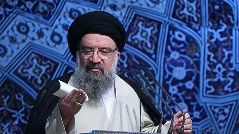 خطیب نماز جمعه تهران: مسلمانان باید مقابل توطئه‌های ابرقدرت‌ها بایستند