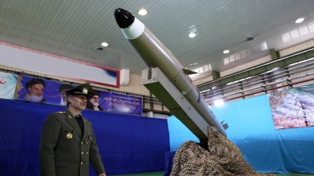 Irán presenta misil balístico Fateh de alta precisión