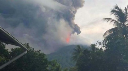 Papua New Guinea volcano erupts, villagers flee