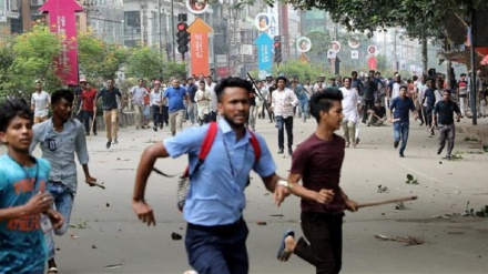 Over 110 student protesters wounded in clashes with police in Bangladesh
