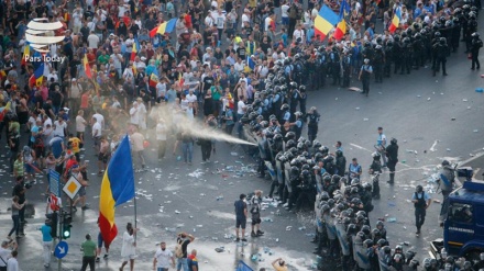 רומניה: 440 בני אדם נפצעו בהפגנות נגד הממשלה בבוקרשט