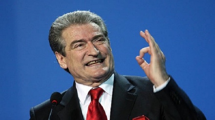 Sali Berisha rizgjidhet në krye të PD-së