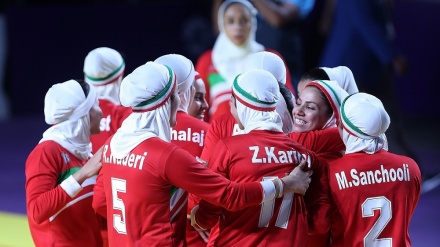 Mulheres iranianas ganham medalha de ouro em competições kabaddi, dos Jogos asiáticos de 2018 