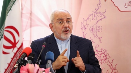 Zarif diz que o Irã ainda espera que a UE garanta a venda de petróleo e os laços bancários
