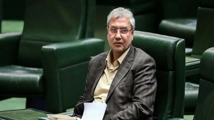 イラン国会の承認により、同国の協同組合・労働・社会福祉大臣が解任