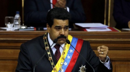 Venezuela, Maduro accusa la Colombia: 