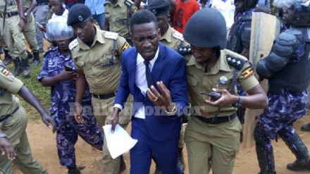 Mbunge wa Uganda Bobi Wine kufikishwa katika mahakama ya kijeshi leo