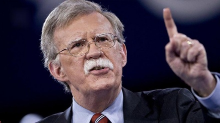 Bolton Rusya ile füze anlaşmasından çekilmeyi istedi