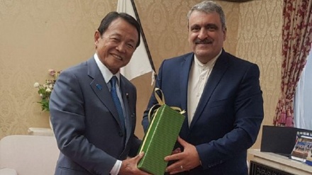 駐日イラン大使が麻生副首相と会談