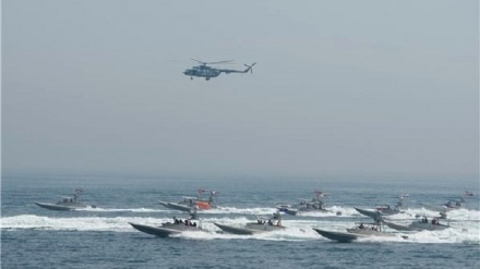 ABD Fars körfezinde tatbikatı seyretmekle yetiniyor