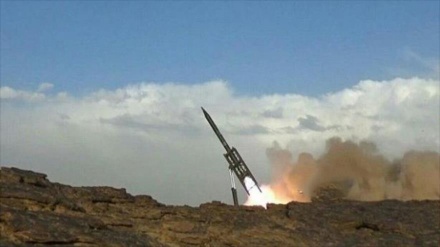 Misil balístico yemení destruye una base militar de Arabia Saudí