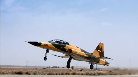 Iran Ta Yaye Labule Ga Jirgin Saman Yaki Kirar Cikin Gida 100% Na Farko 